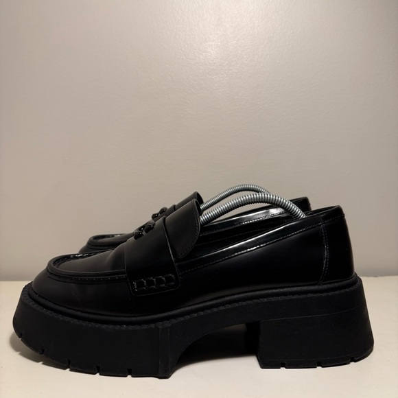 Coach Leah Black Leather Loafer Lug Sole Women’s Size 8.5 Chunky Y2K CB990 Logo - Picture 3 of 10